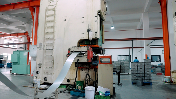  Stamping equipent 